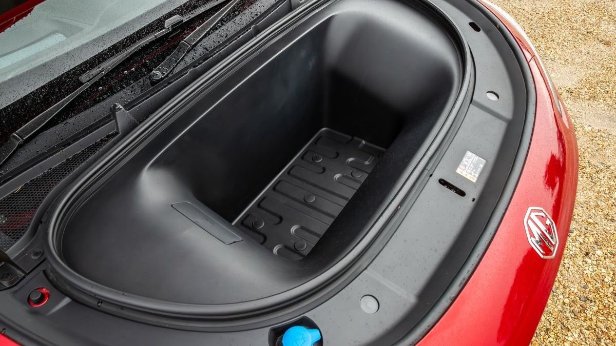 10.11.25 MGS6EV 83 10.11.25 MGS6EV 83