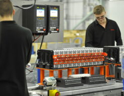 Revolución técnica: eléctricos más ágiles gracias a baterías móviles de Nissan Nissan investiga para que sus baterías del futuro sean móviles