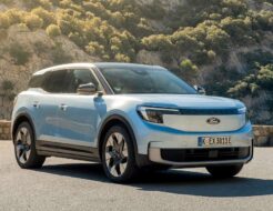 Baja de precio y reconfigura su gama: Ford Explorer 2026 2026 Ford Explorer Arctic Blue Exterior 01