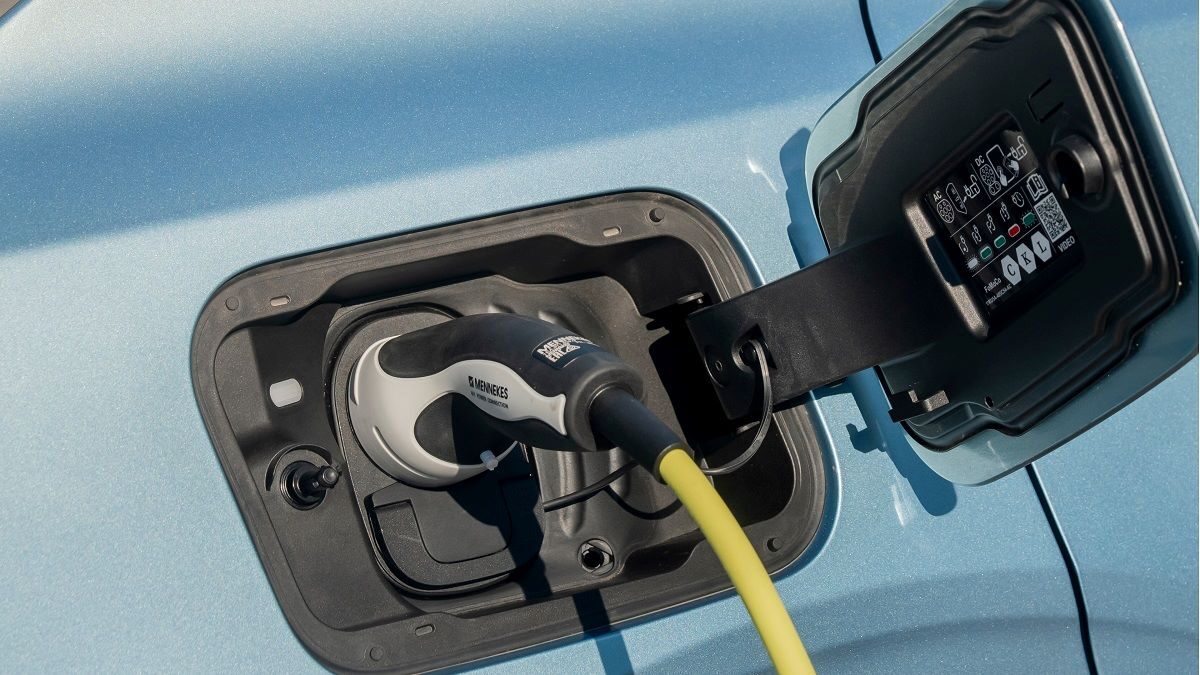 2026 Ford Explorer Arctic Blue Exterior 03