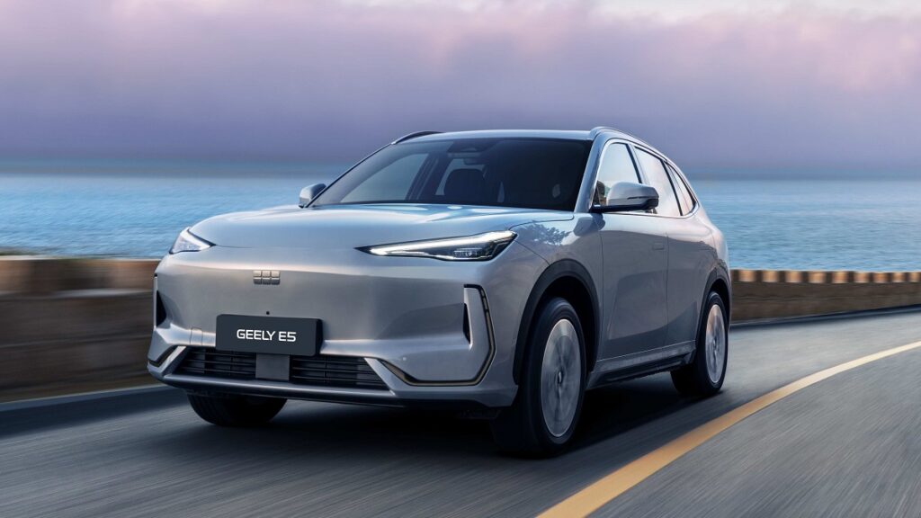 Geely E5 (2)