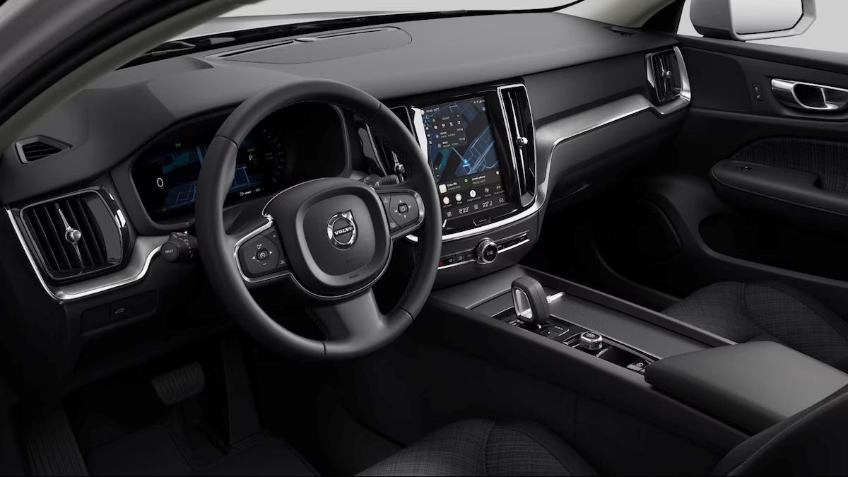 Volvo V60 Premium Edition interior (2)