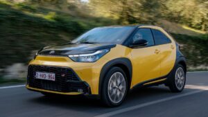 aygoxcrosshybrid vistageneralcarretera