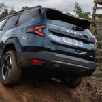 Probamos la nueva tracción total eléctrica de Dacia... que no es como esperábamos