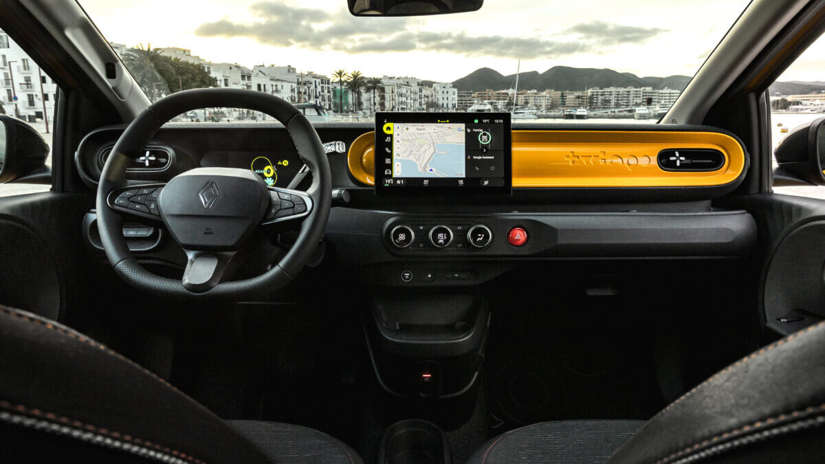 El retrodiseño exterior del nuevo Renault Twingo no se corresponde con un interior mucho más moderno. Queda algún guiño al pasado El retrodiseño exterior del nuevo Renault Twingo no se corresponde con un interior mucho más moderno. Queda algún guiño al pasado