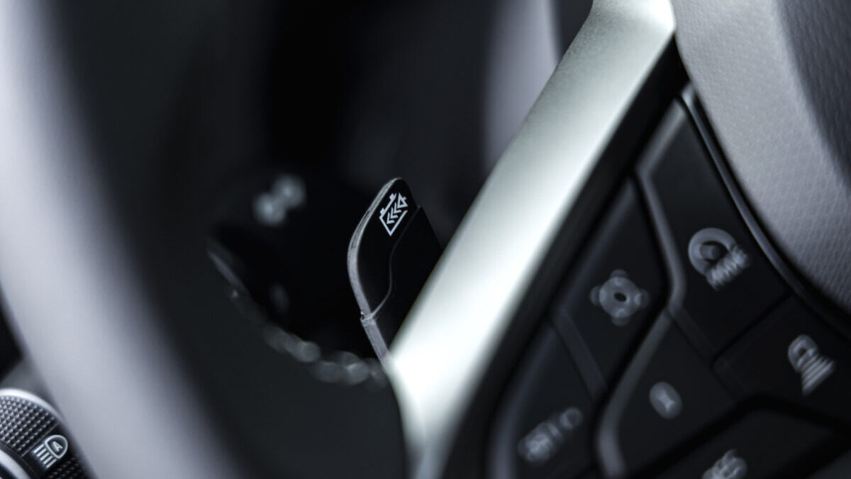 One Pedal con cuatro niveles gestionados a partir de levas en el volante. En el acabado Techno del Renault Twingo. One Pedal con cuatro niveles gestionados a partir de levas en el volante. En el acabado Techno del Renault Twingo.