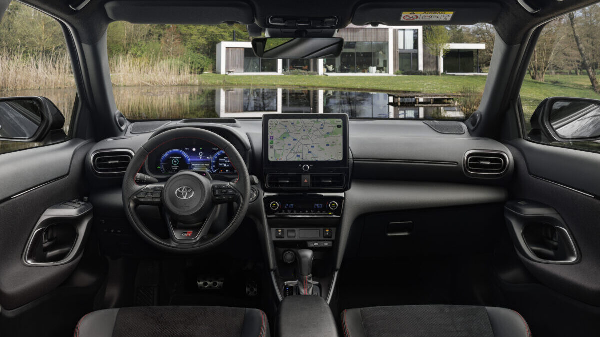 Nuevo Toyota Yaris Cross. Cambios más destacados en frontal e interior
