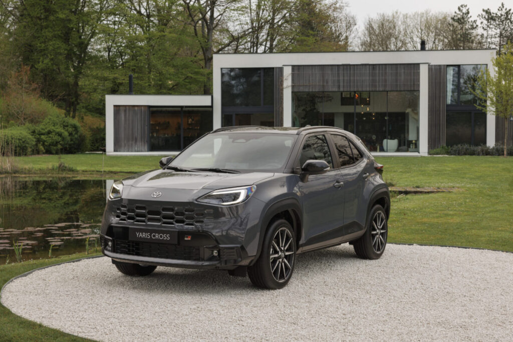 Nuevo Toyota Yaris Cross. Cambios más destacados en frontal e interior