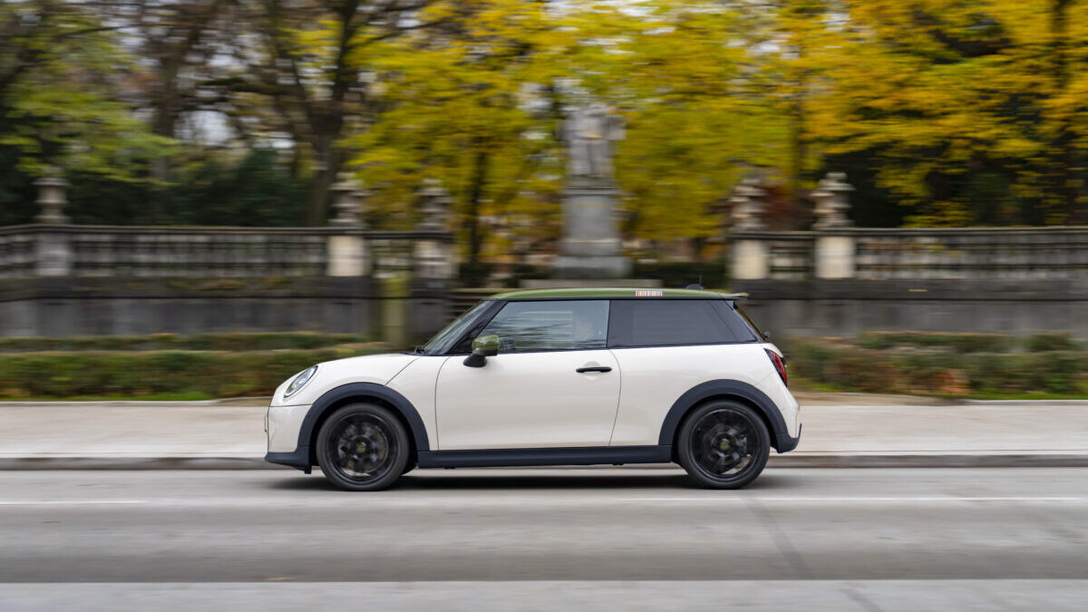 P90628179 highRes mini cooper s paul s