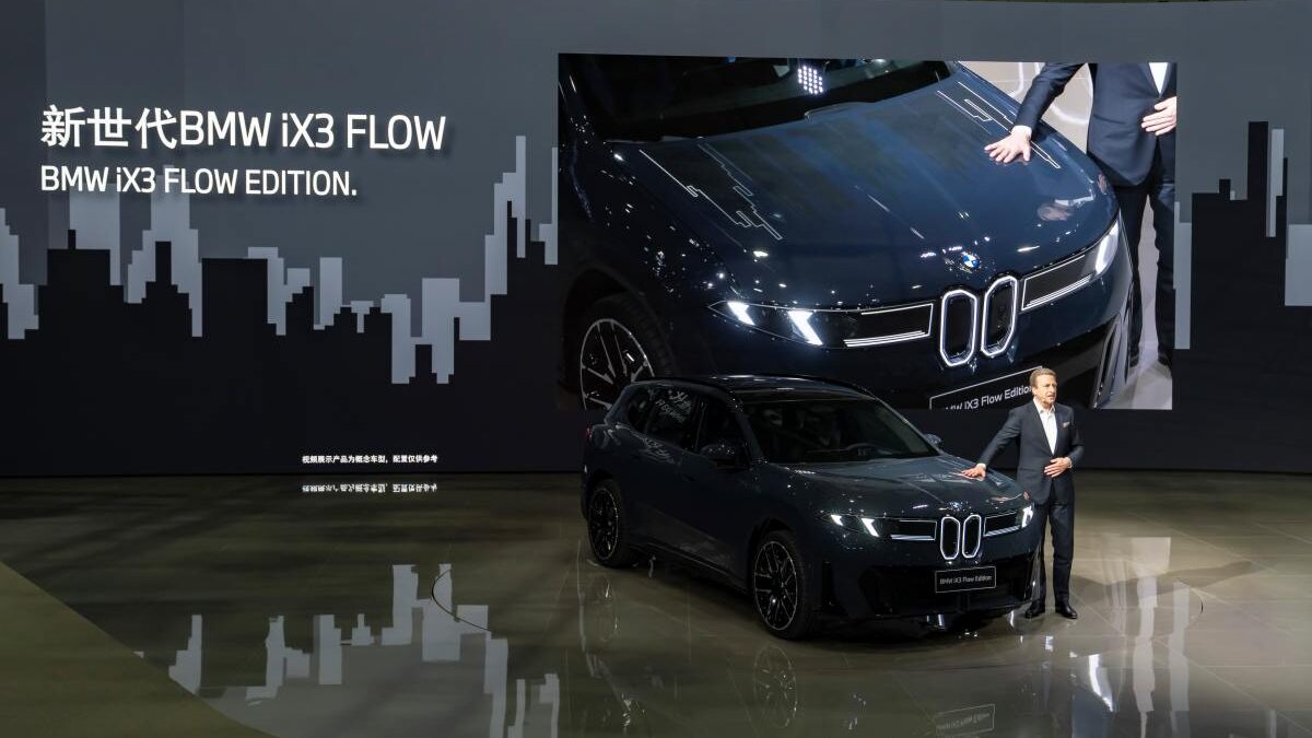 P90639048 highRes the new bmw ix3 flow