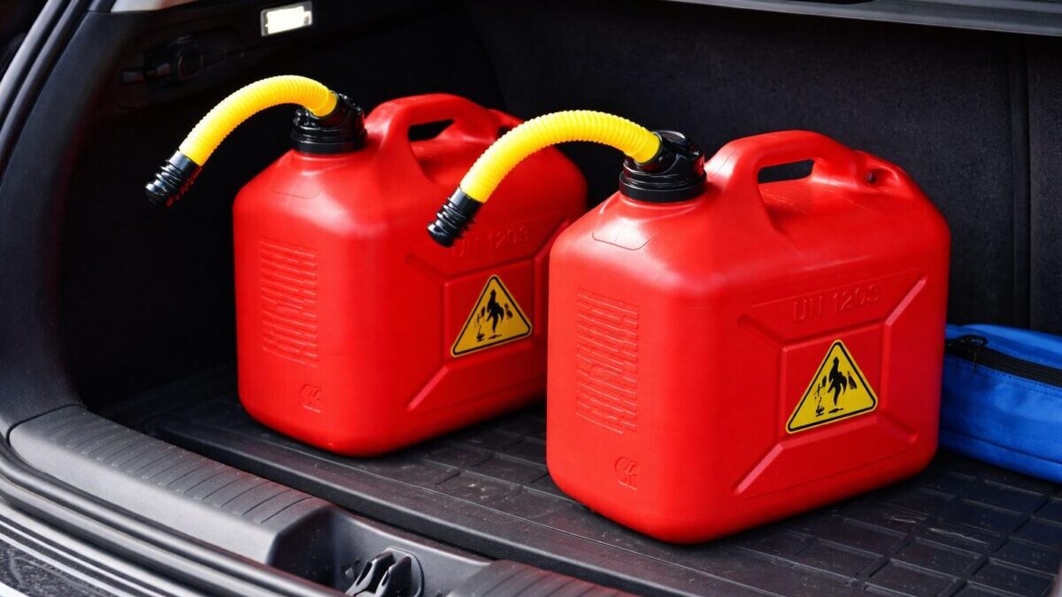 bidon gasolina maletero
