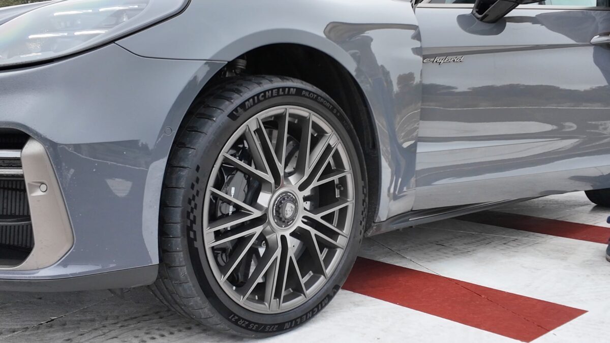 cap 1 Porsche Active Ride cap 1 Porsche Active Ride