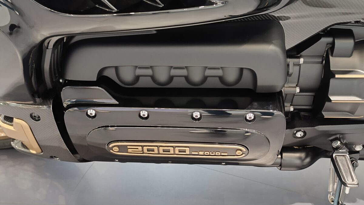 Los motores de ocho cilindros no han sido habituales en el mundo moto. Great Wall Motors se atreve con la SOUO 2000 Los motores de ocho cilindros no han sido habituales en el mundo moto. Great Wall Motors se atreve con la SOUO 2000