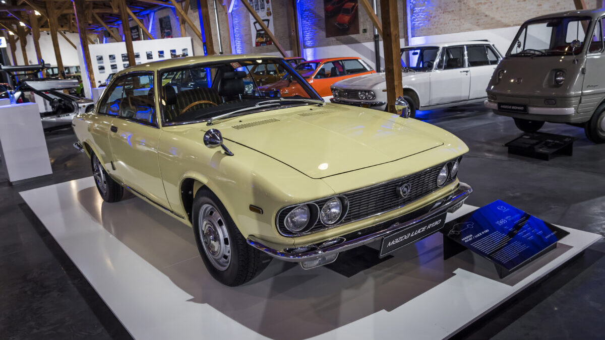 Mazda Luce 1500 1966