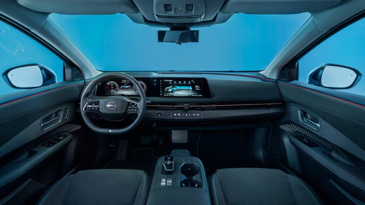 El nuevo Nissan Ariya añade a una imagen más fresca y de gama, mejor conectividad y ajustes en al suspensión para mejor el confort