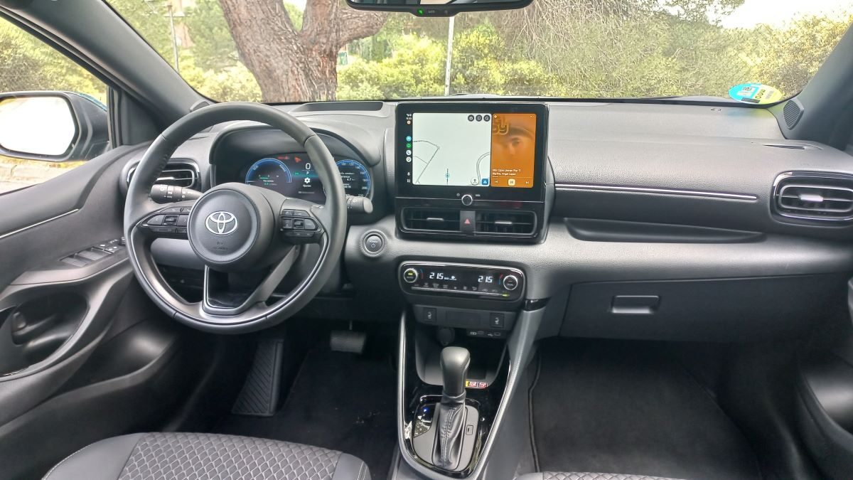 Renault Clio vs Toyota Yaris (7)