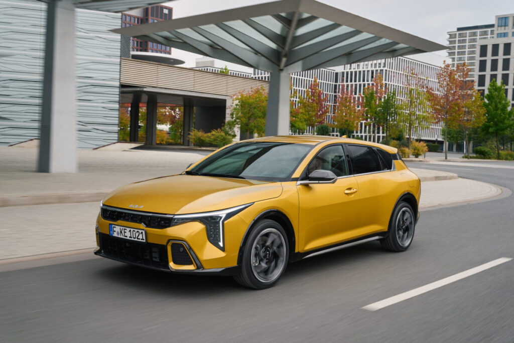 kia k4 gtline sparkling yellow