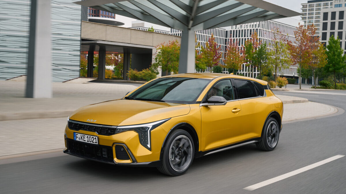 kia k4 gtline sparkling yellow