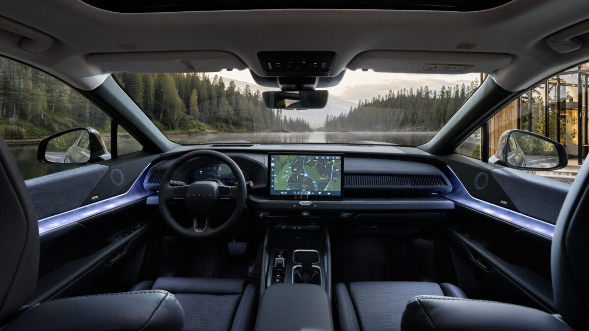 Lexus TZ, seis plazas para adultos con tratamiento premium