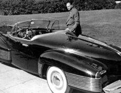 Cómo un prototipo de los años 30 cambió la industria del automóvil Harley Earl with the Buick Y Job