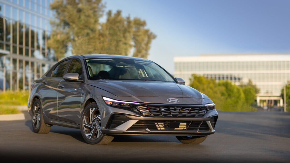 Hyundai Elantra (2023 pr)