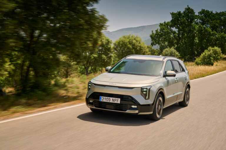 Kia Niro, ahora con una imagen más moderna y de marca.
