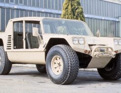 Hace 40 años Lamborghini creó un coche que nadie entendió… y acabó inventando un segmento entero Lamborghini LM002