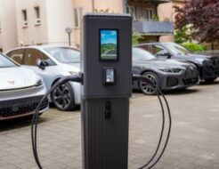 MAHLE presenta un terminal de carga para hasta cuatro vehículos eléctricos Nueva solución de MAHLE chargeBIG