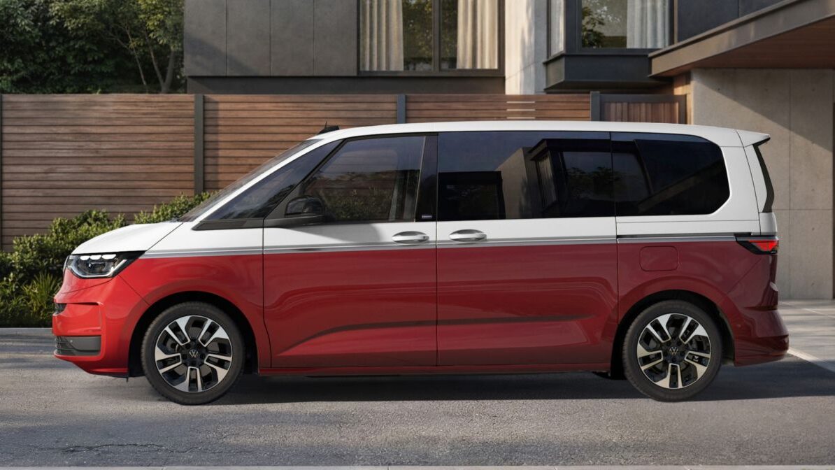 Lateral Volkswagen Caravelle Volkswagen recupera el Caravelle y reordena su gama de grandes MPV