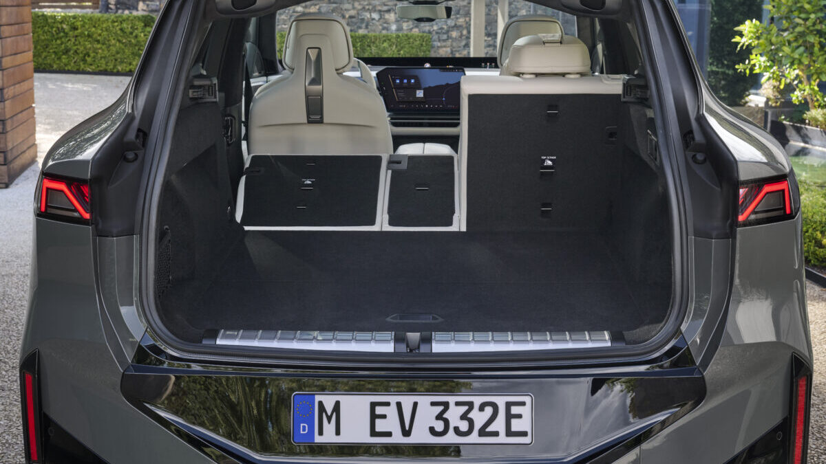 Quinta generación del X5 con la calidad y espacio de siempre. Además, destacable apuesta por todo tipo de tecnologías de propulsión. Quinta generación del X5 con la calidad y espacio de siempre. Además, destacable apuesta por todo tipo de tecnologías de propulsión.