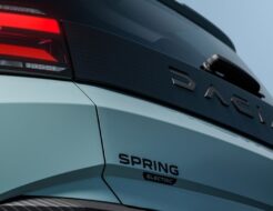Dacia da marcha atrás y mantiene el nombre Spring para su eléctrico barato dacia spring 2026