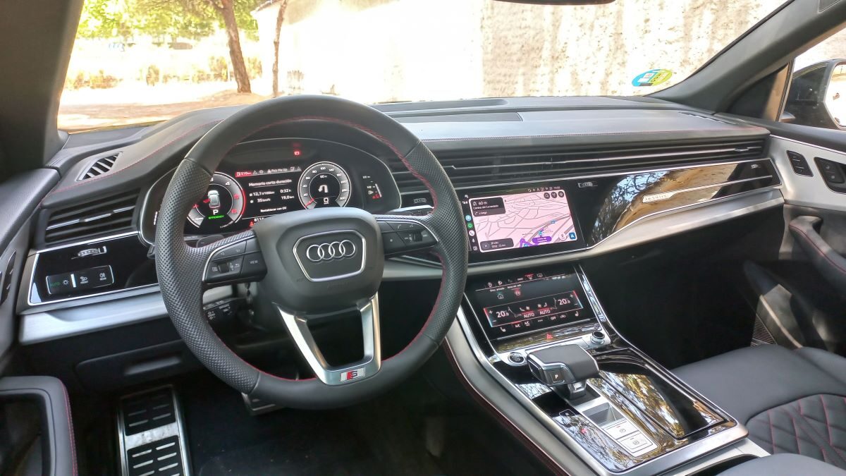 Audi Q8 TDI (1) Audi Q8 TDI (2)