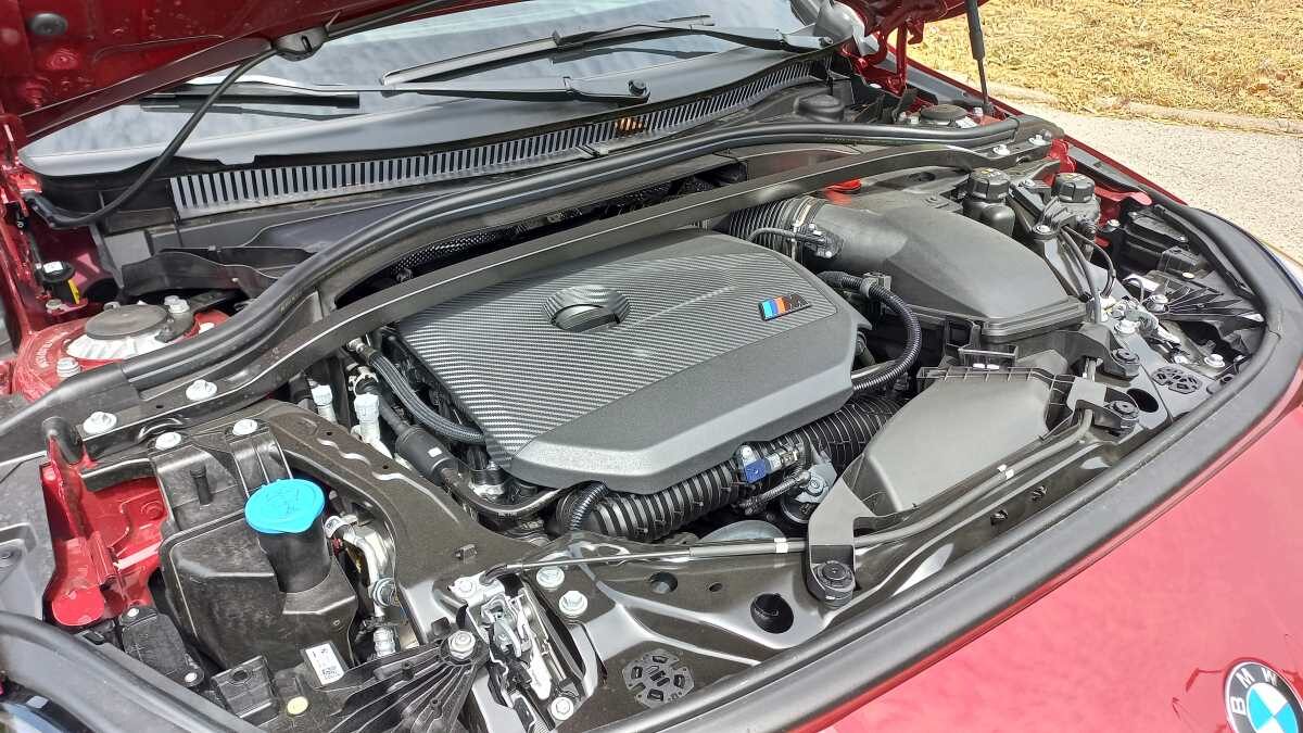 BMW M135 (5) BMW M135 (2)