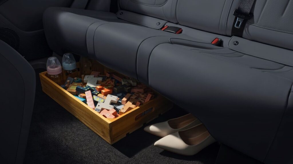 Geely E2 interior 3