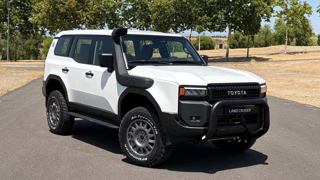 LAND CRUISER ULTIMATE CAMPO (2)