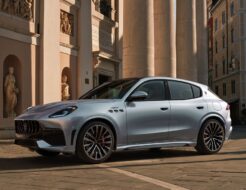 El Maserati Grecale estrena versión de acceso y abarata la eléctrica NEW MASERATI GRECALE (25)