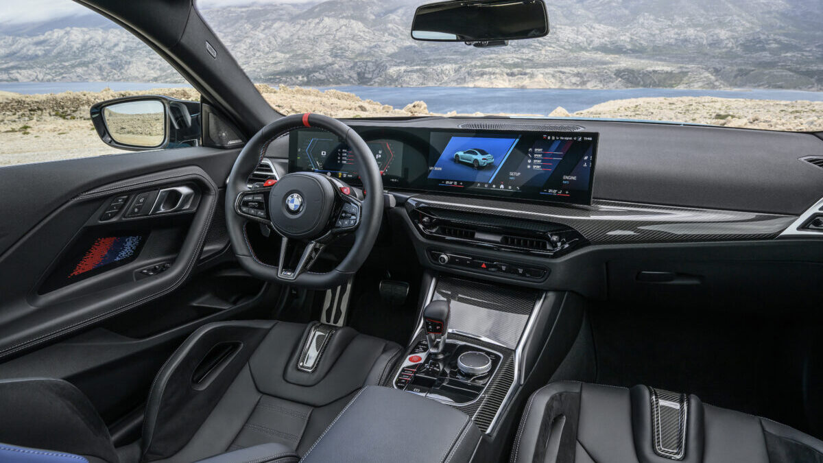 P90642582 highRes the new bmw m2 with