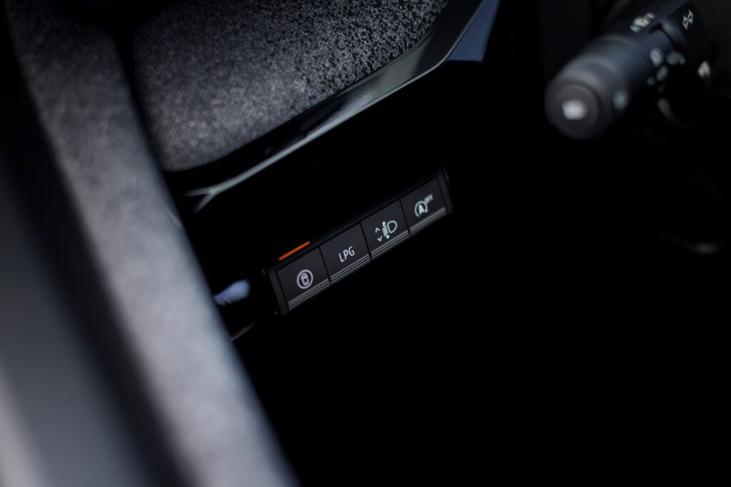 Renault Clio GLP (4)