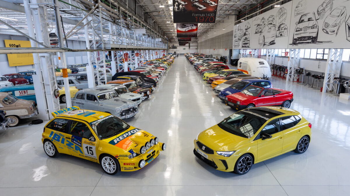 241 modelos componen la colección actual de Seat Históricos en la Nave A-122 de Zona Franca
