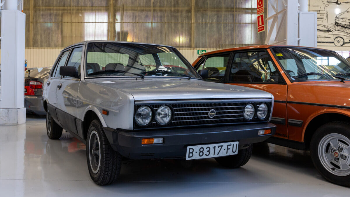 Lanzado a principios de la década de 1980 como el tope de gama de la berlina de representación, el 131 Diplomatic personificaba el lujo máximo de Seat Lanzado a principios de la década de 1980 como el tope de gama de la berlina de representación, el 131 Diplomatic personificaba el lujo máximo de Seat