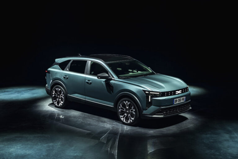 Dacia Striker, 4,62 metros de puro diseño, de pura practicidad... y a un precio cañón