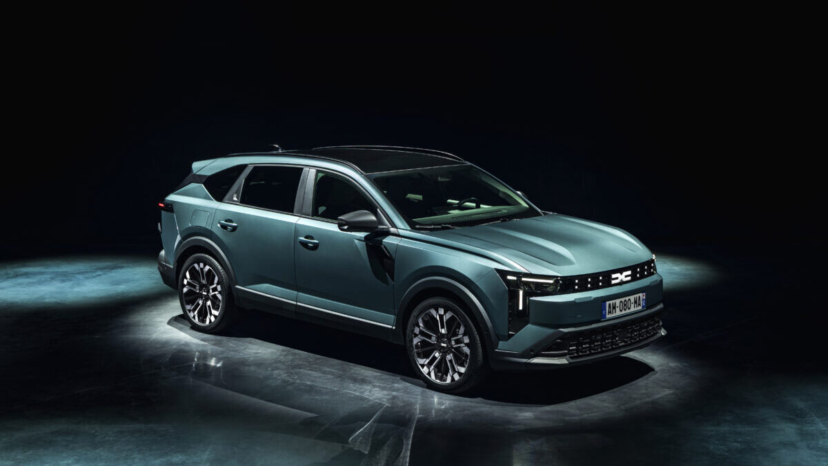 Dacia Striker, 4,62 metros de puro diseño, de pura practicidad... y a un precio cañón