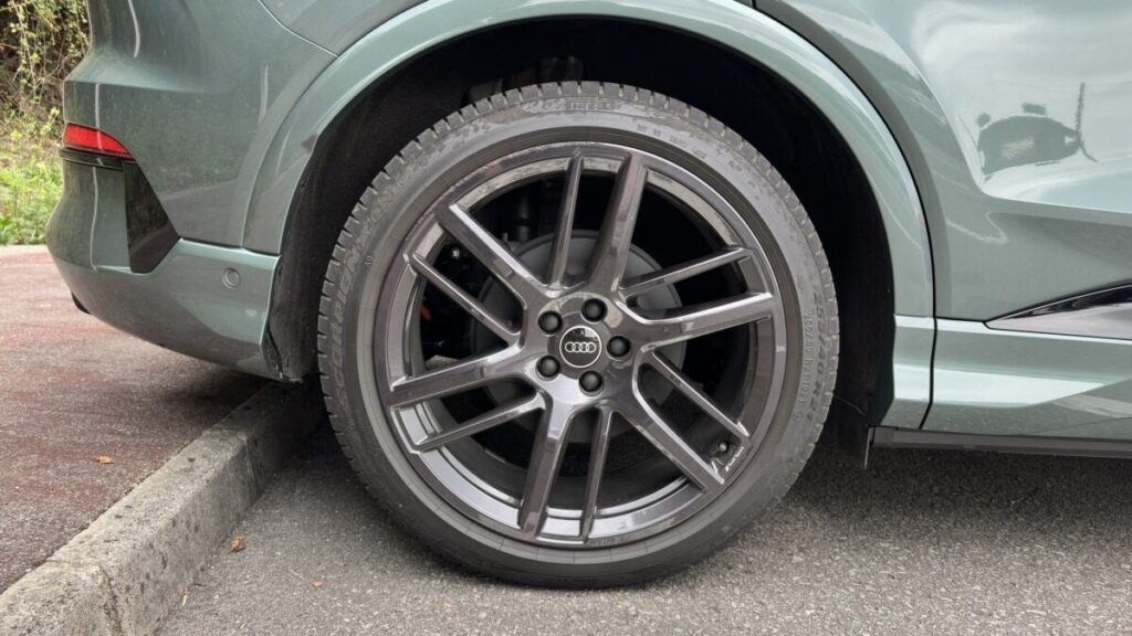 audi q4 e tron s line 2026 llanta detalle