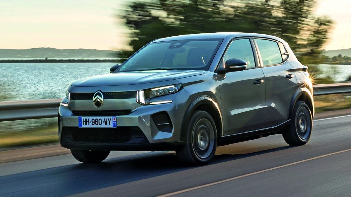 Citroën ë-C3 Urban Range en tres cuartos delantero, en marcha