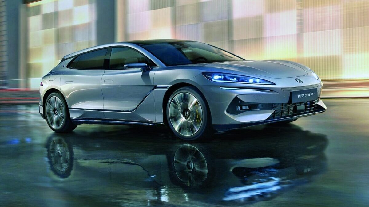 El Denza Z9GT, primer coche del grupo BYD con Flash Charging