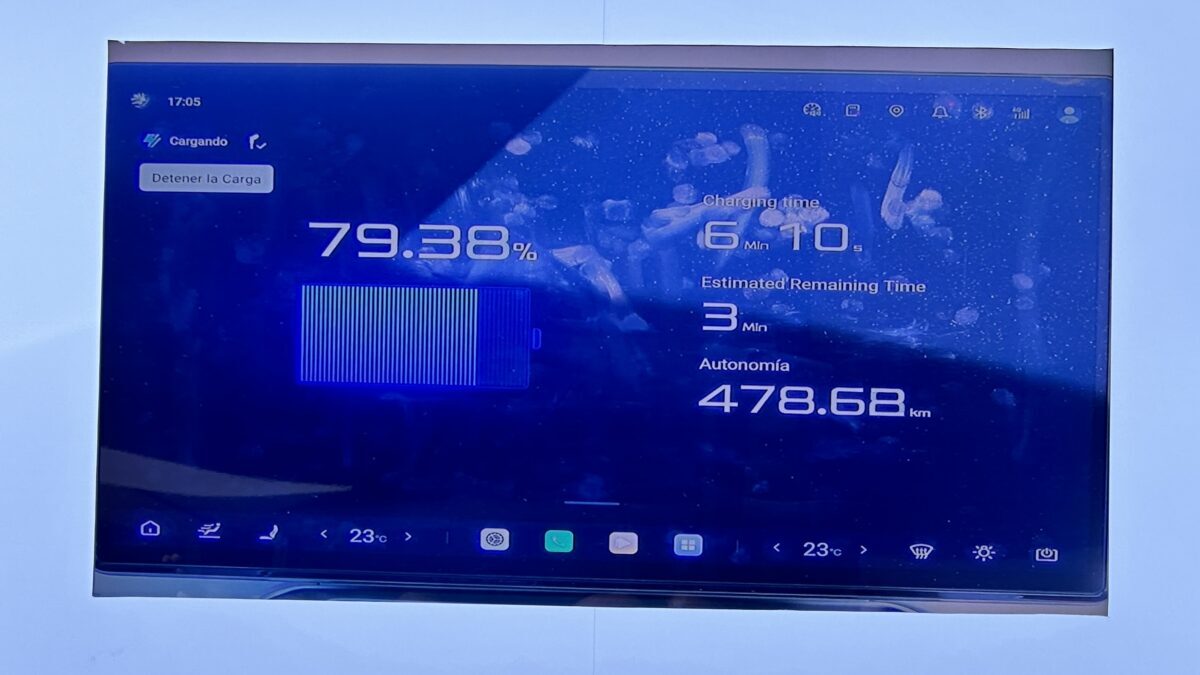 La pantalla del Denza Z9GT: 79,38% de carga en 6 minutos y 10 segundos, y 478,68 km de autonomía
