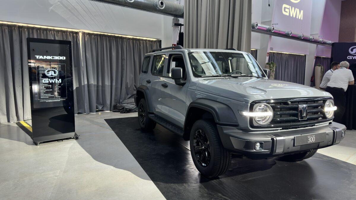 GWM Tank 300 en estático, frontal tres cuartos