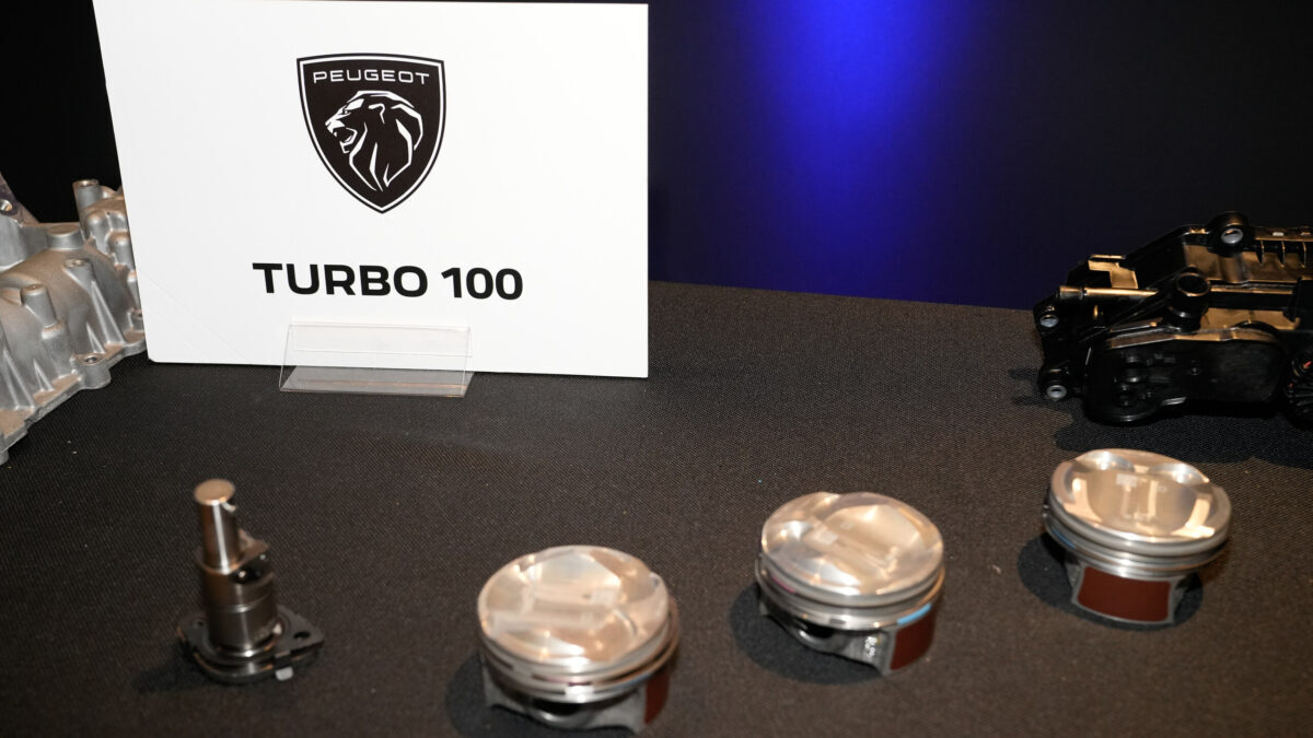 Pistones con canales internos de refrigeración del motor Peugeot Turbo 100