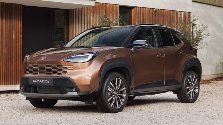 toyota yaris cross hev10