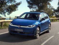El Volkswagen ID. Polo más barato, rival del Renault 5 eléctrico, sale por 30.320 euros volkswagen id. polo style38